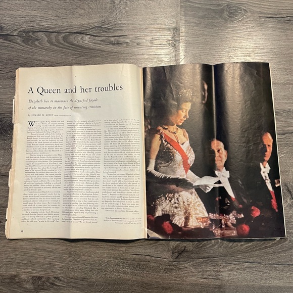 LOOK Magazine  October 29,1957  Queen Elizabeth VINTAGE ADS  The Atomic Bomb - Picture 6 of 11